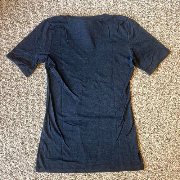 NWT MLB Tampa Bay Rays Classic T-Shirt Womens Fan Baseball Logo V-Neck Blue Team - Picture 3 of 6